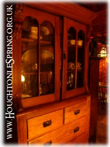 Marjorie Edger marries Bob Chisholm in August 1959