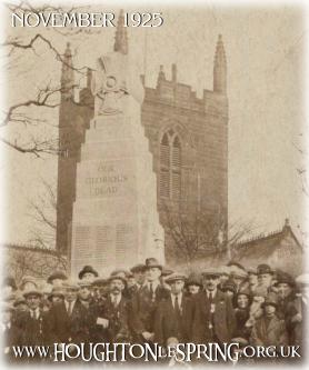 Houghton-le-Spring's War Memorial in 1925