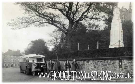 Houghton Cenotaph / War Memorial in 1932