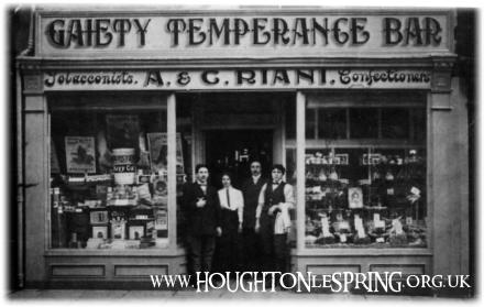 Riani's Gaity Temperance Bar in around 1912