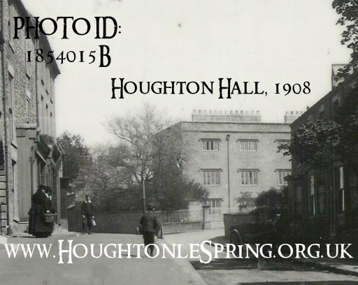Folk on the Quay, Church Street, with Houghton Hall in the background, 1908